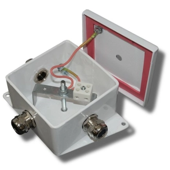 КМ-О (2к)-IP66-120х120, семь вводов изображение 1