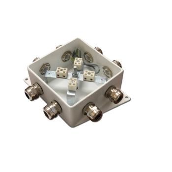 КМ-О (8к)-IP66-120х120, семь вводов изображение 1